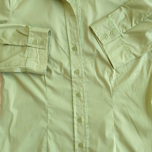 NWOT. Old Navy Perfect Fit Stretch Cotton Blended 3/4 Sleeve Button Down Shirt. - Picture 4 of 5